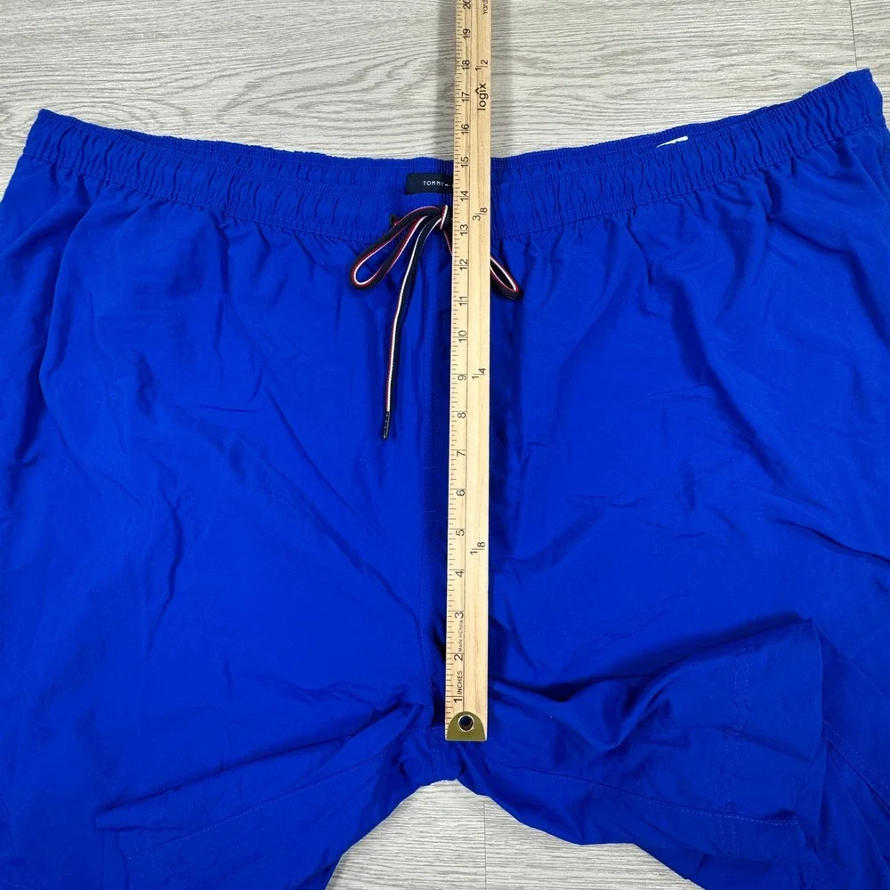 Tommy Hilfiger *orders ship